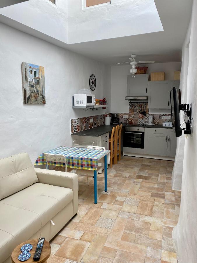 Cheerful One Bedroom Townhouse With Patio * Archez