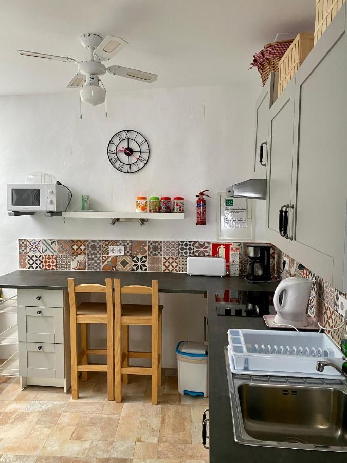 Apartment Cheerful One Bedroom Townhouse With Patio *